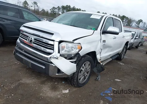 2016 Toyota Tundra 1794 5.7L V8 z USA, uszkodzony, nr VIN 5TFAY5F13GX506479